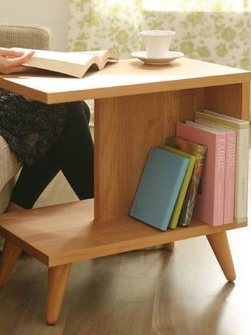 Mesa auxiliar de madera